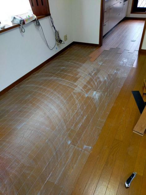 フロアタイルで上張り